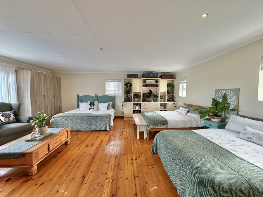 6 Bedroom Property for Sale in Marina Martinique Eastern Cape